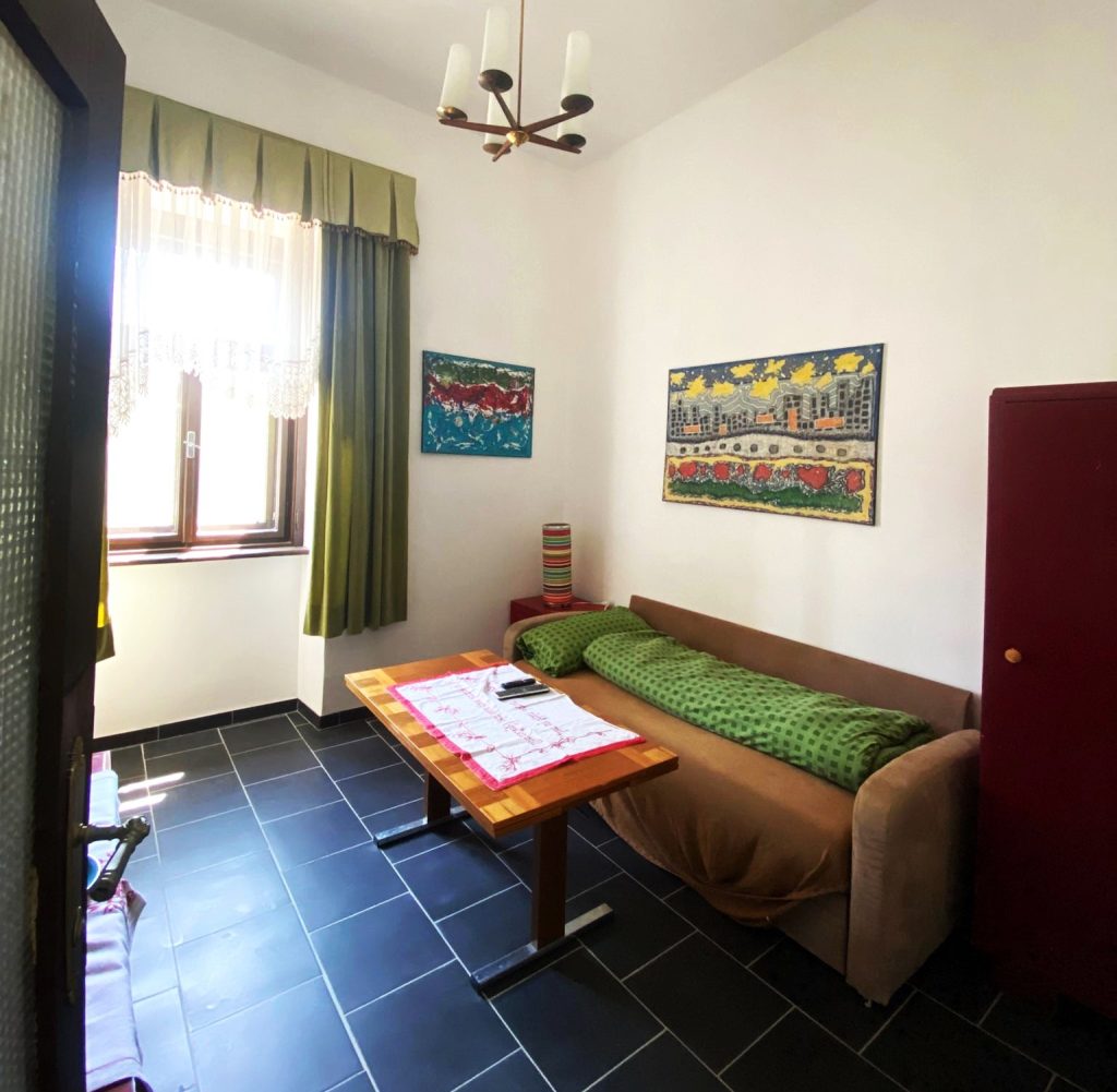 Ferienwohnung die alte Volksschule Wohn-Schlafzimmer
